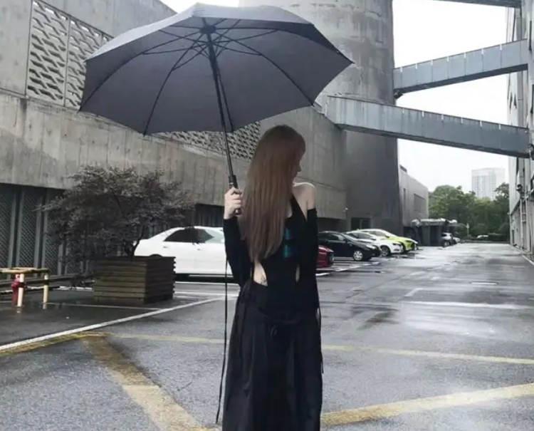 私房女模特的工作環境和合作對象相需要注意什么.jpg